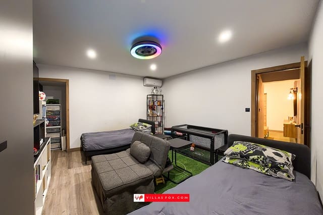 Casa de 4 habitaciones en San Miguel de Salinas en venta - 199.000 € (Ref: 9664044)