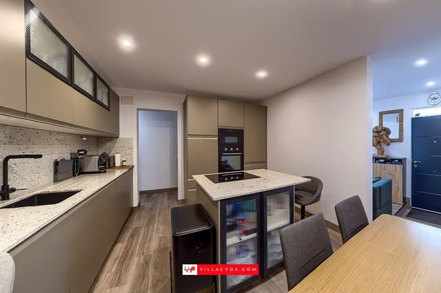 Casa de 4 habitaciones en San Miguel de Salinas en venta - 180.000 € (Ref: 9664044)