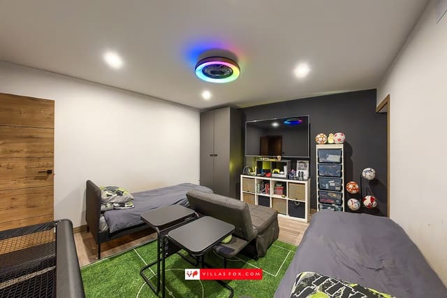 Casa de 4 habitaciones en San Miguel de Salinas en venta - 180.000 € (Ref: 9664044)