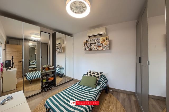 Casa de 4 habitaciones en San Miguel de Salinas en venta - 180.000 € (Ref: 9664044)