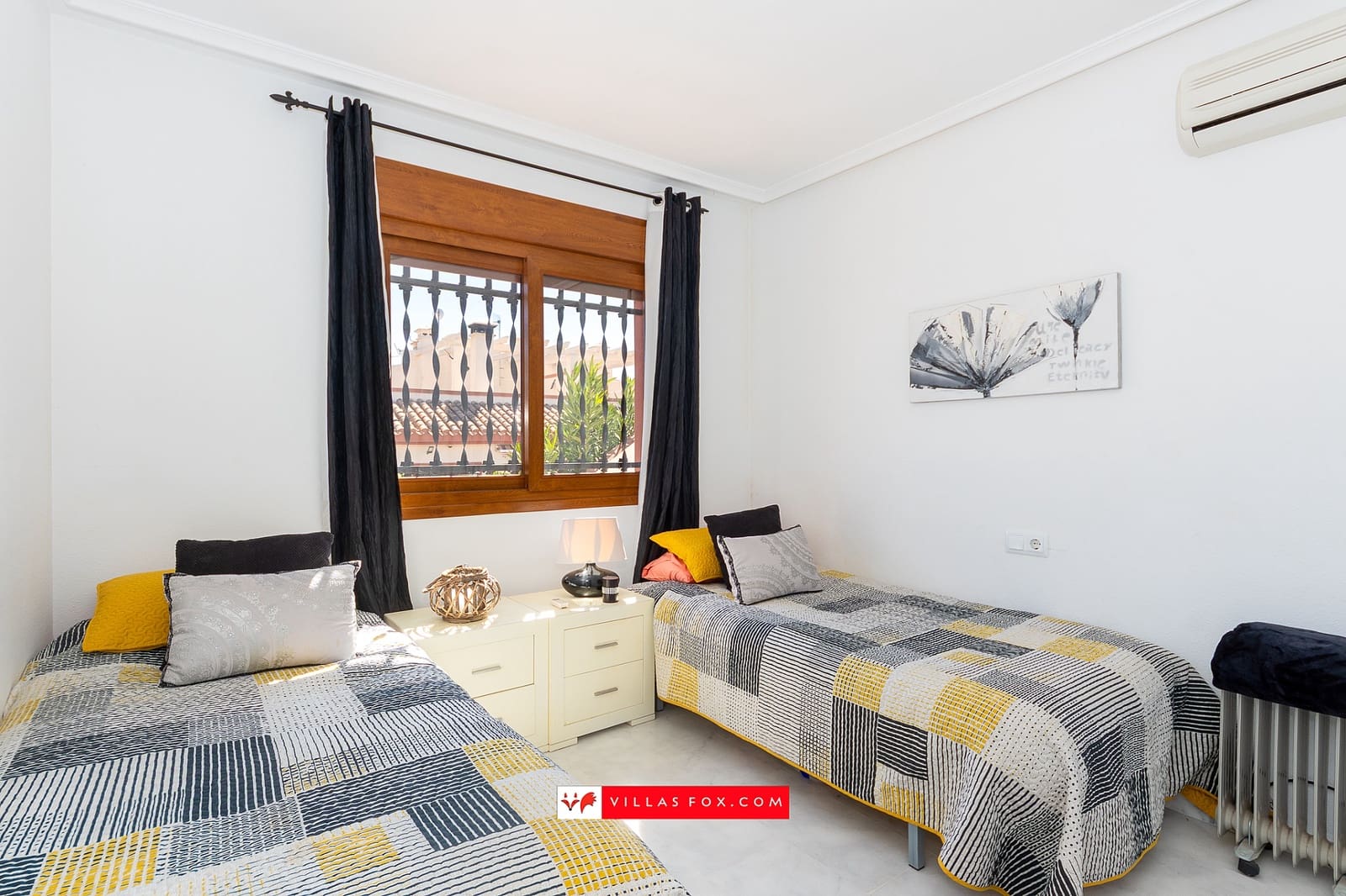 2 slaapkamer Halfvrijstaande villa te koop in San Miguel de Salinas met zwembad - € 190.000 (Ref: 9736187)