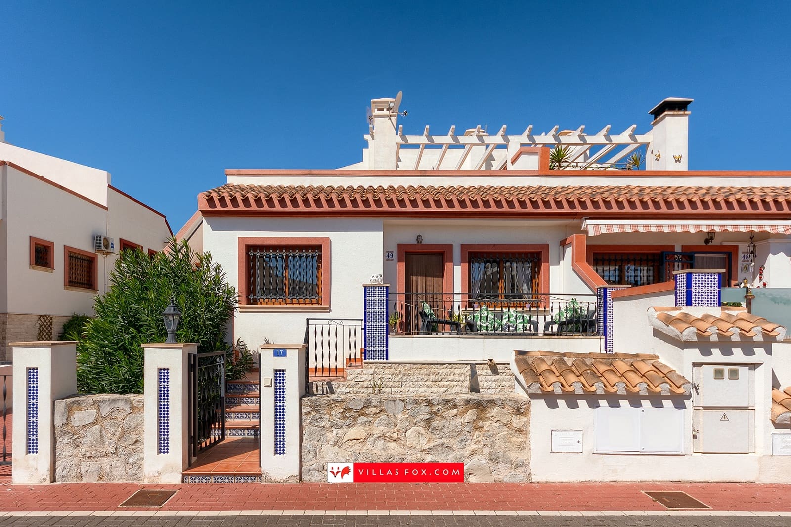 2 slaapkamer Halfvrijstaande villa te koop in San Miguel de Salinas met zwembad - € 190.000 (Ref: 9736187)