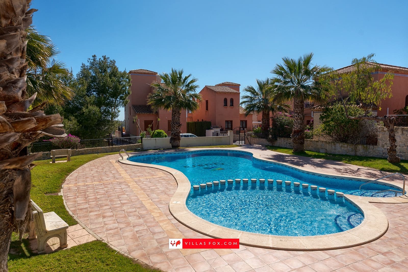 2 slaapkamer Halfvrijstaande villa te koop in San Miguel de Salinas met zwembad - € 190.000 (Ref: 9736187)