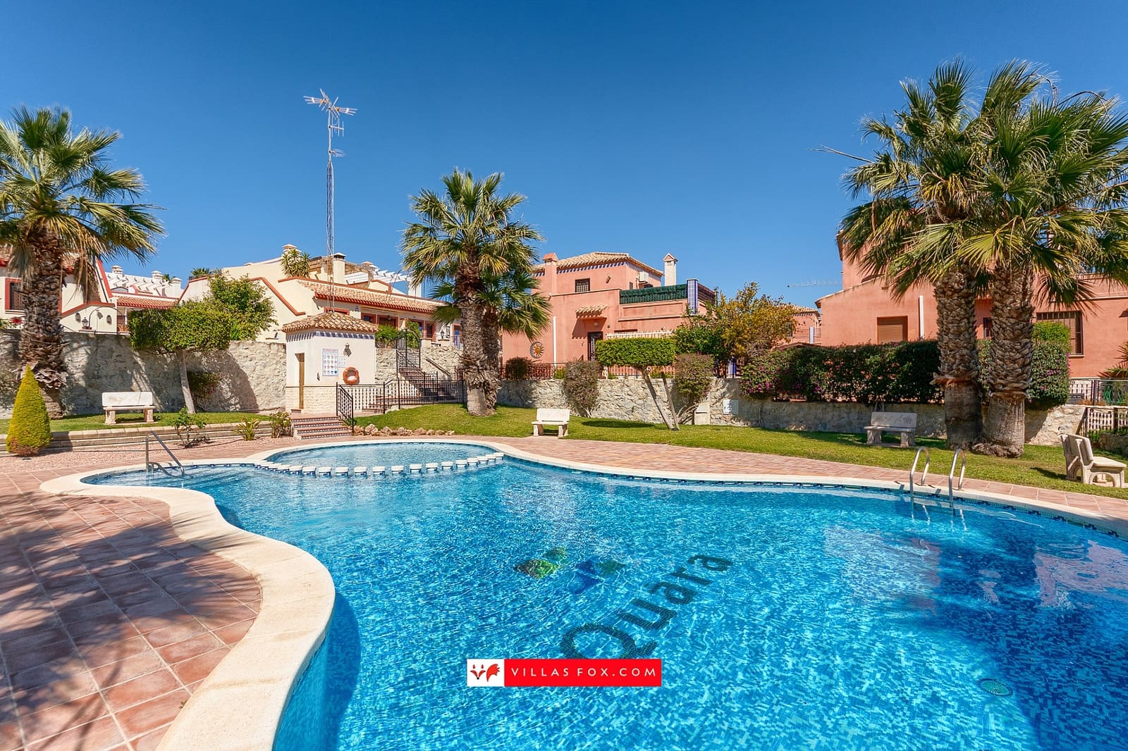 2 slaapkamer Halfvrijstaande villa te koop in San Miguel de Salinas met zwembad - € 190.000 (Ref: 9736187)