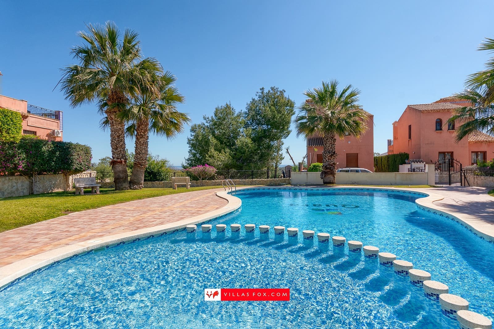 2 slaapkamer Halfvrijstaande villa te koop in San Miguel de Salinas met zwembad - € 190.000 (Ref: 9736187)