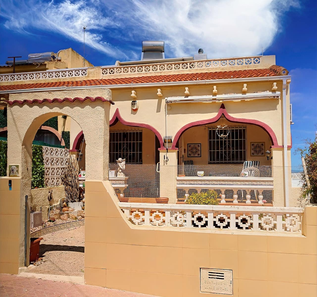 2 soveværelse Semi-Rækkehus til salg i San Miguel de Salinas med swimmingpool - € 159.000 (Ref: 9780005)