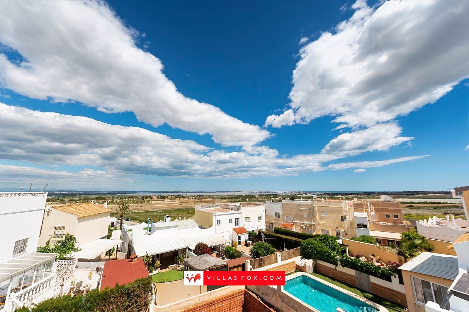 2 soveværelse Semi-Rækkehus til salg i San Miguel de Salinas med swimmingpool - € 159.000 (Ref: 9780005)