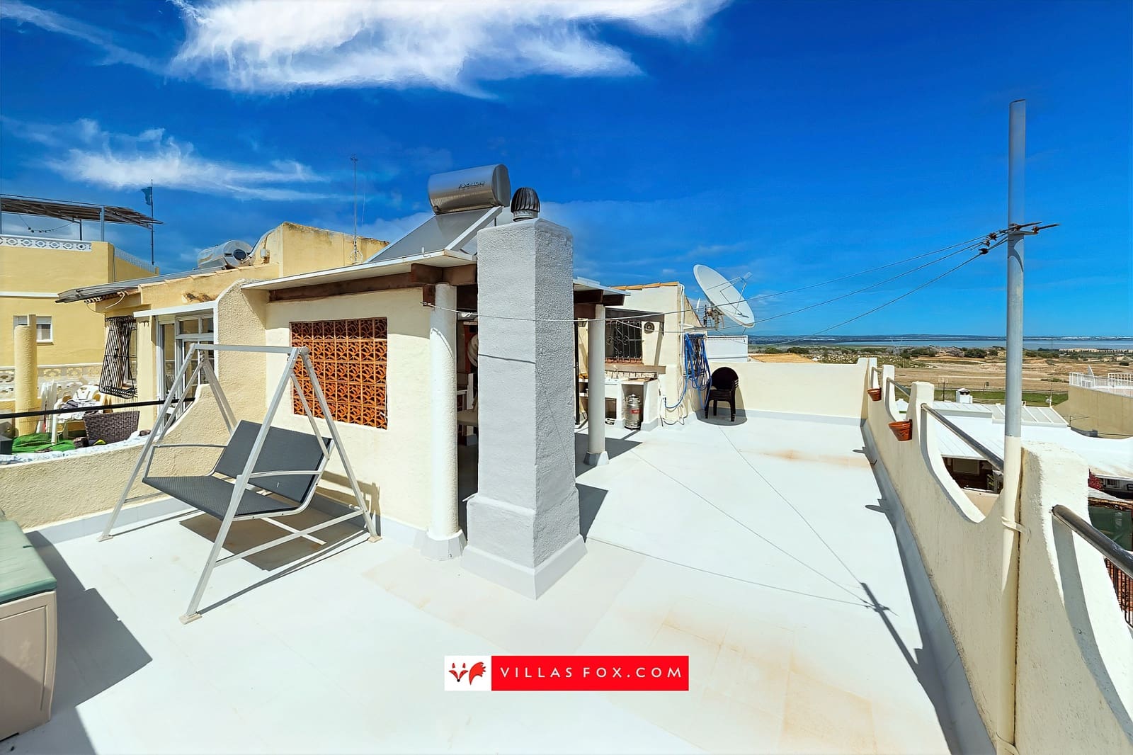 2 soveværelse Semi-Rækkehus til salg i San Miguel de Salinas med swimmingpool - € 159.000 (Ref: 9780005)