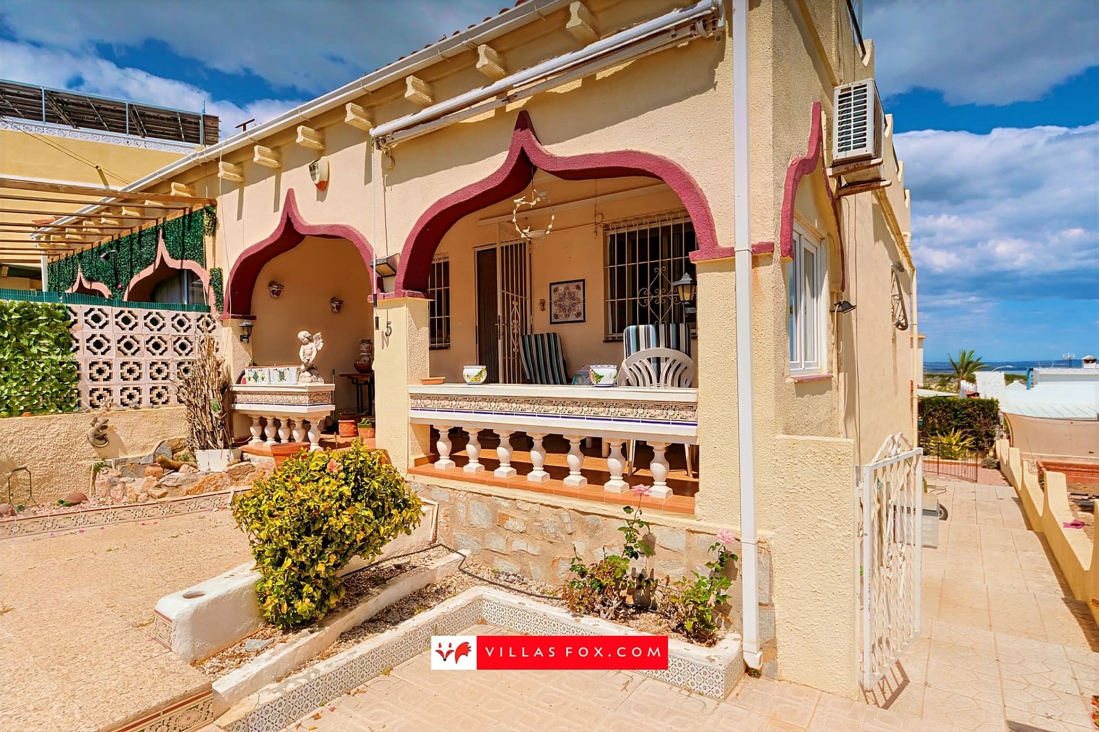 2 soveværelse Semi-Rækkehus til salg i San Miguel de Salinas med swimmingpool - € 159.000 (Ref: 9780005)