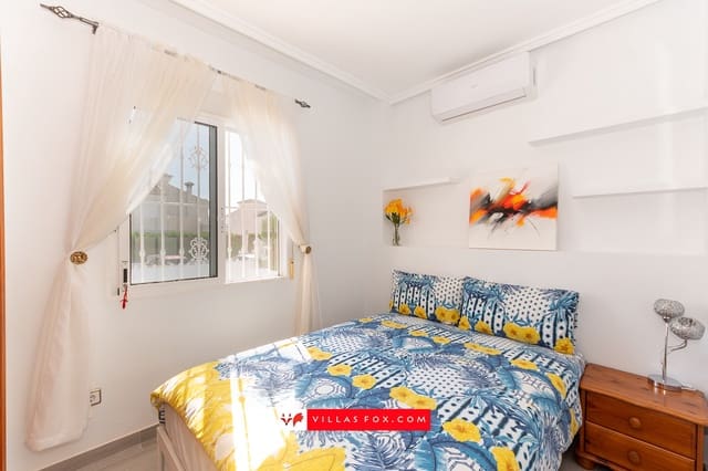 Chalet de 3 habitaciones en San Miguel de Salinas en venta con piscina garaje - 285.000 € (Ref: 9823927)