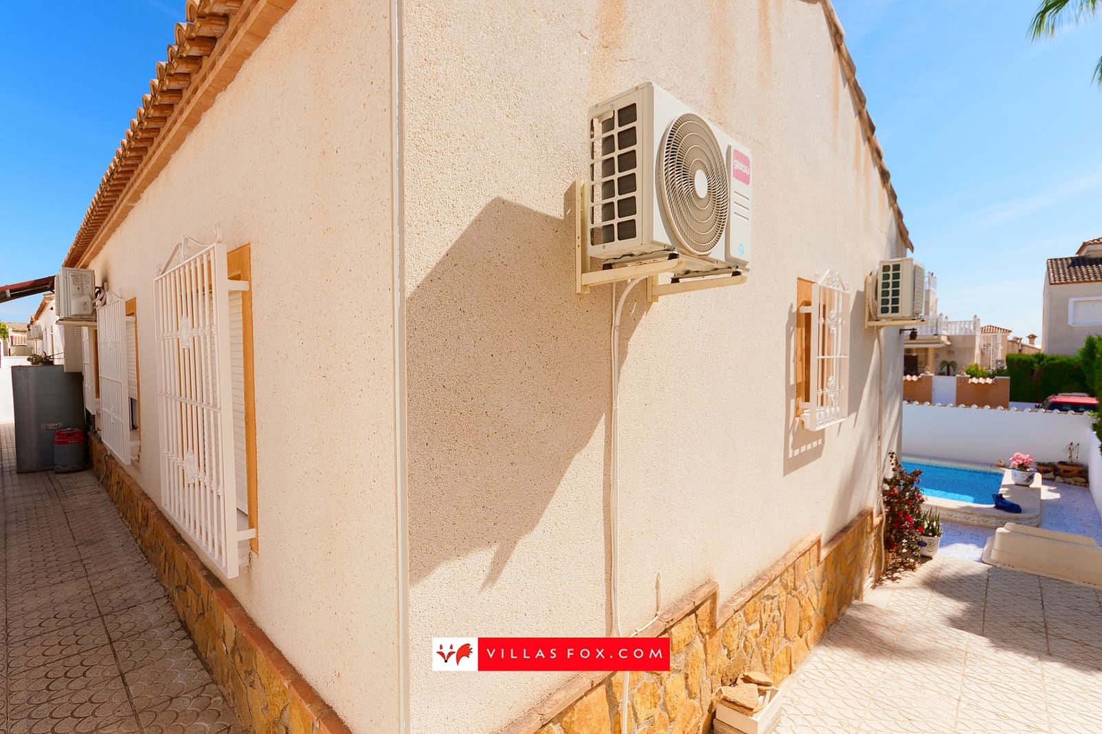 3 slaapkamer Villa te koop in San Miguel de Salinas met zwembad garage - € 285.000 (Ref: 9823927)