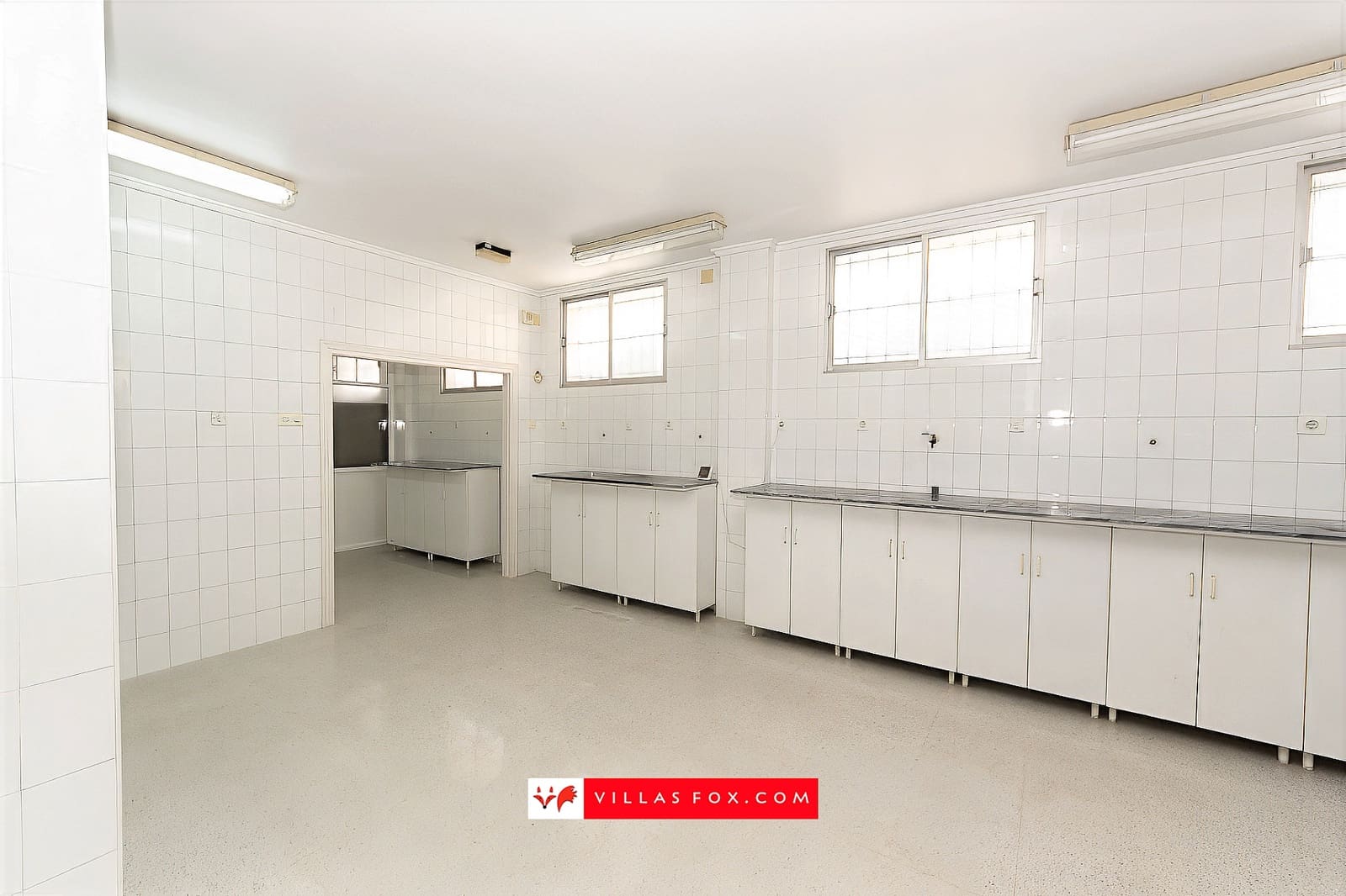 Commercieel te koop in San Miguel de Salinas - € 285.000 (Ref: 9836780)