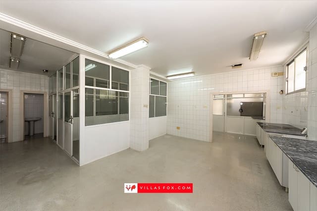 Commercieel te koop in San Miguel de Salinas - € 285.000 (Ref: 9836780)