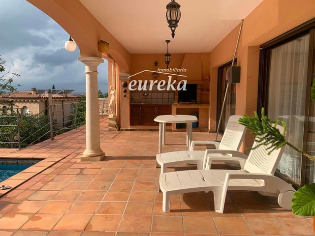 3 bedroom Villa for sale in Palau-saverdera with pool garage - € 590,000 (Ref: 9231506)