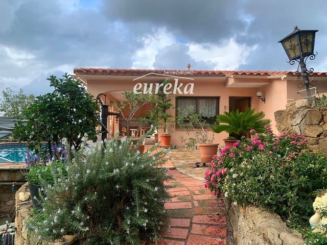 3 bedroom Villa for sale in Palau-saverdera with pool garage - € 590,000 (Ref: 9231506)