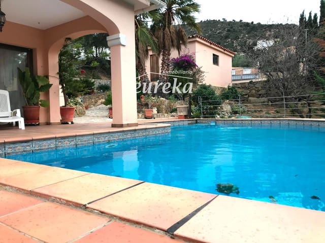 3 bedroom Villa for sale in Palau-saverdera with pool garage - € 590,000 (Ref: 9231506)
