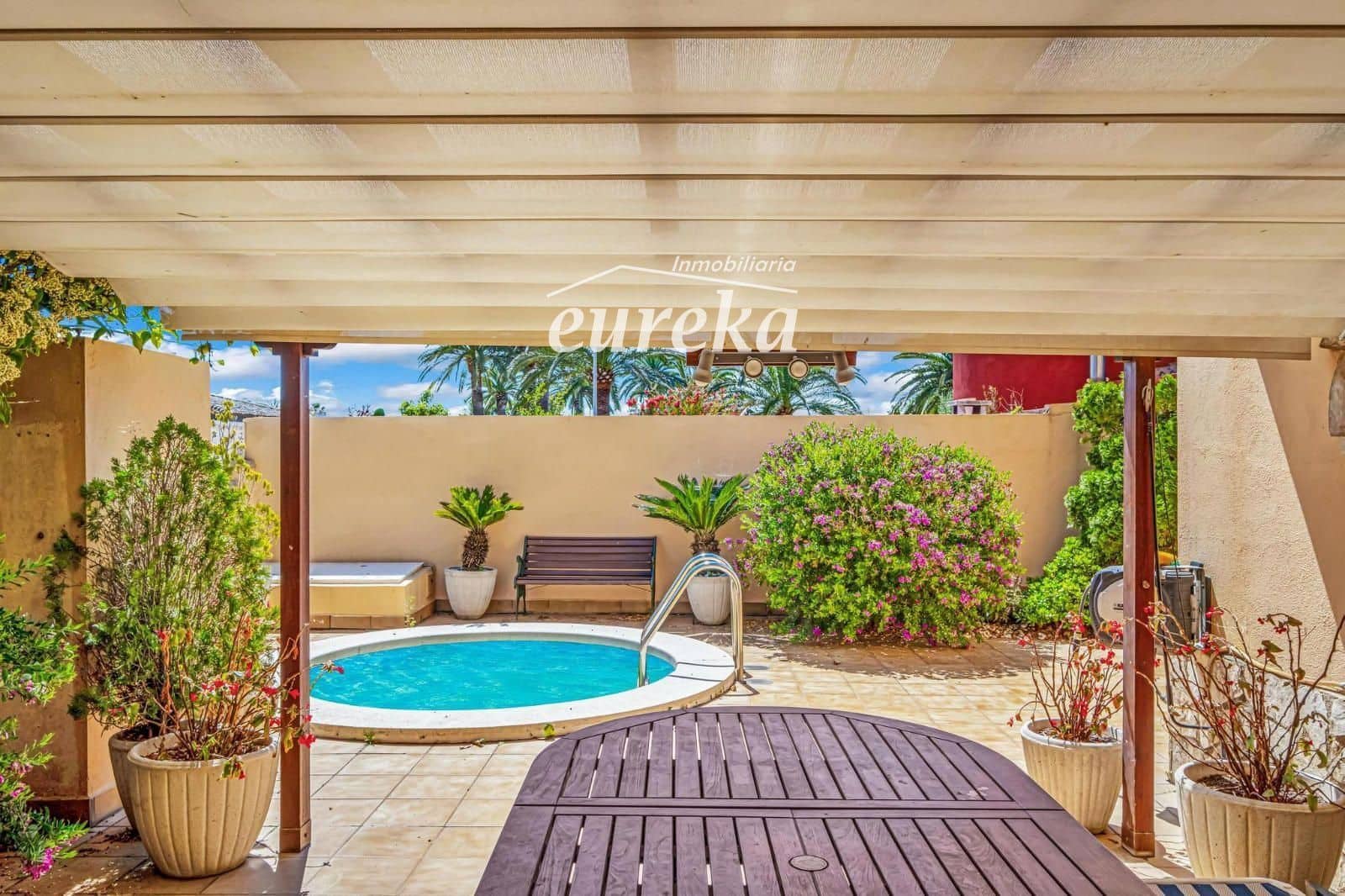 5 slaapkamer Villa te koop in Empuriabrava met zwembad garage - € 470.000 (Ref: 9231515)