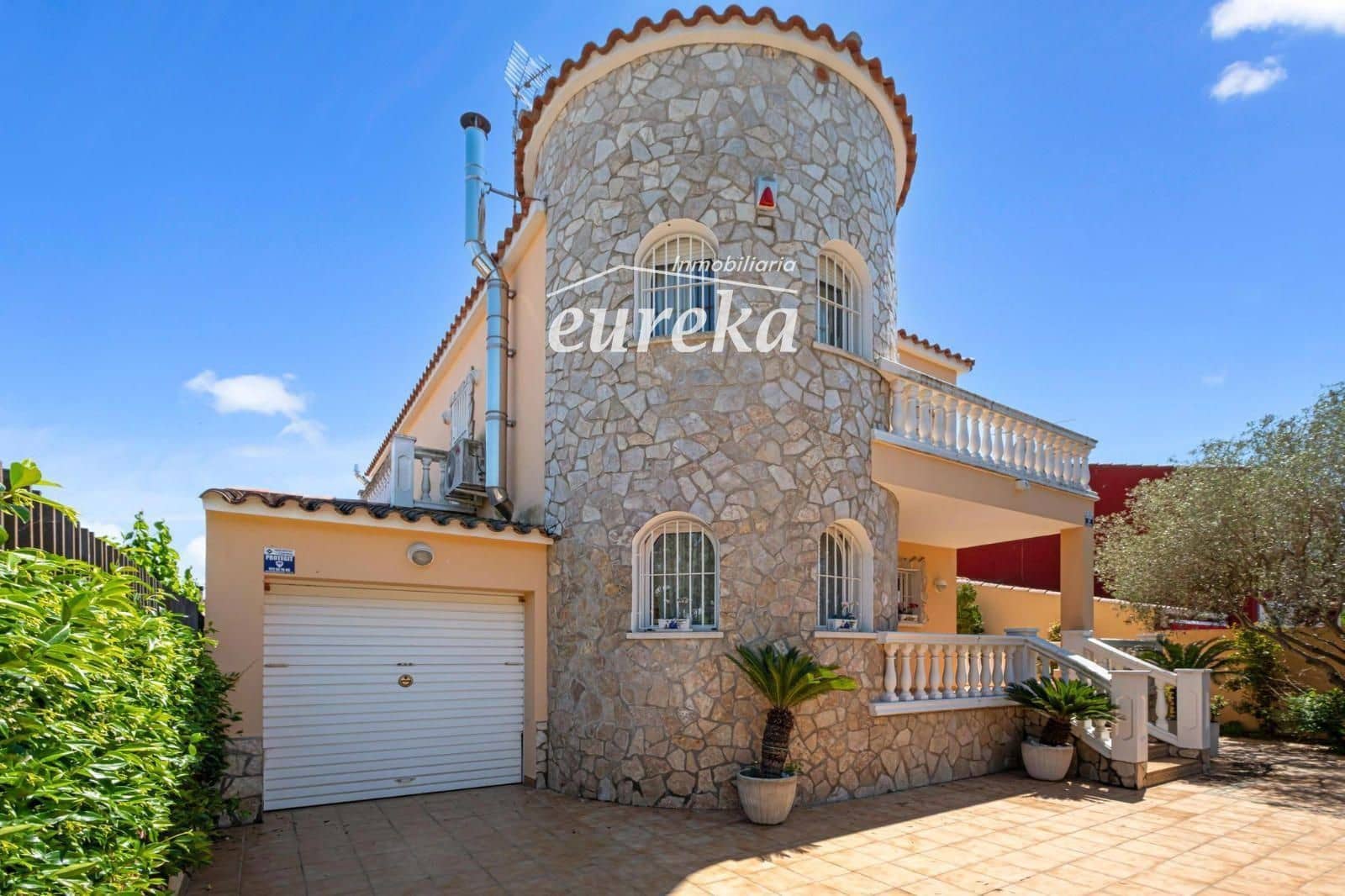 5 slaapkamer Villa te koop in Empuriabrava met zwembad garage - € 470.000 (Ref: 9231515)