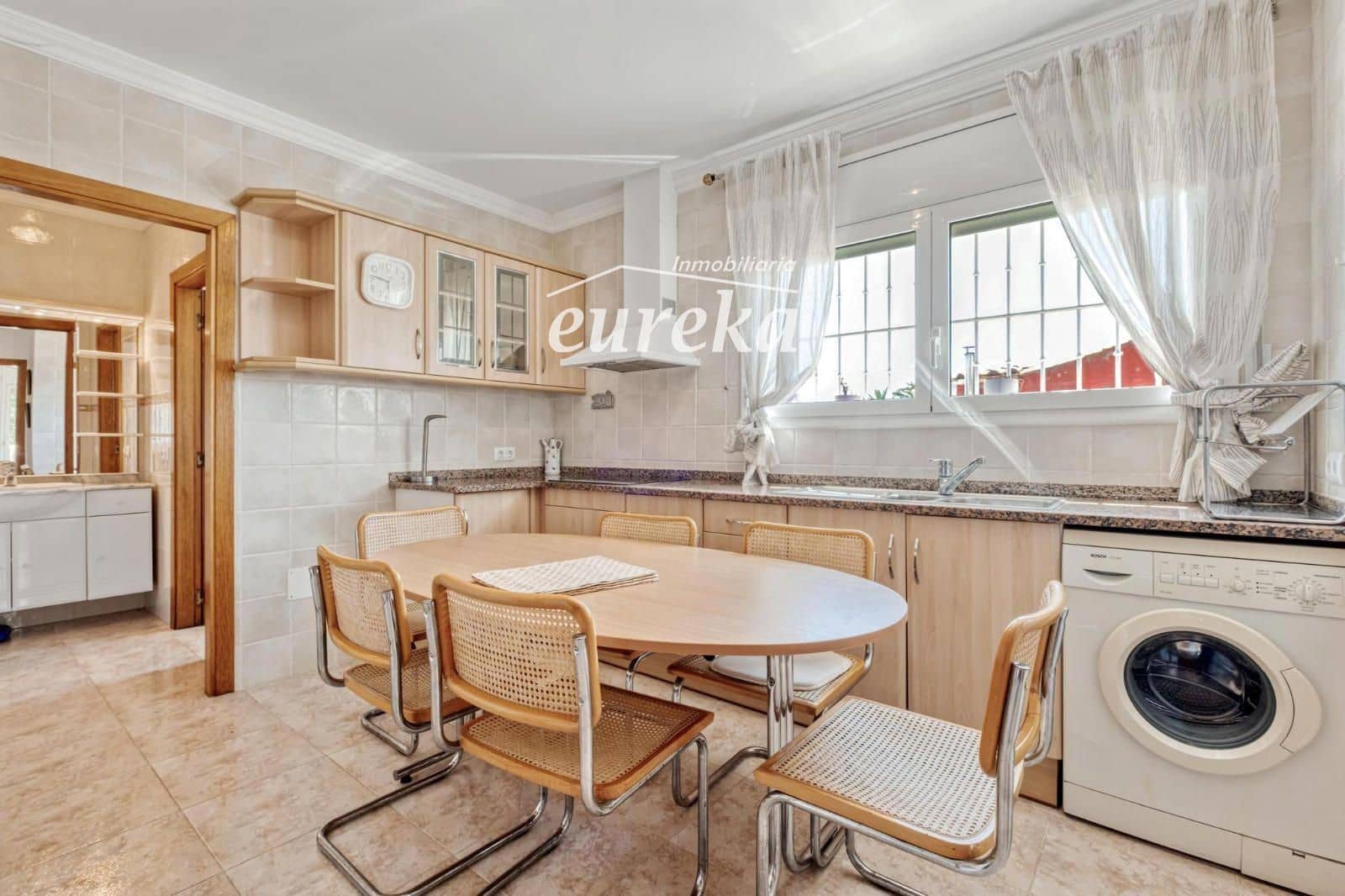 5 slaapkamer Villa te koop in Empuriabrava met zwembad garage - € 470.000 (Ref: 9231515)