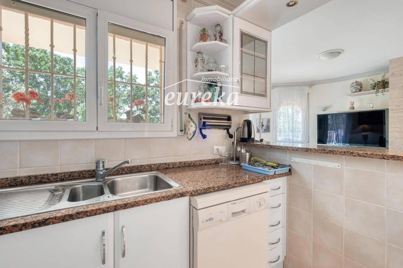 5 slaapkamer Villa te koop in Empuriabrava met zwembad garage - € 470.000 (Ref: 9231515)