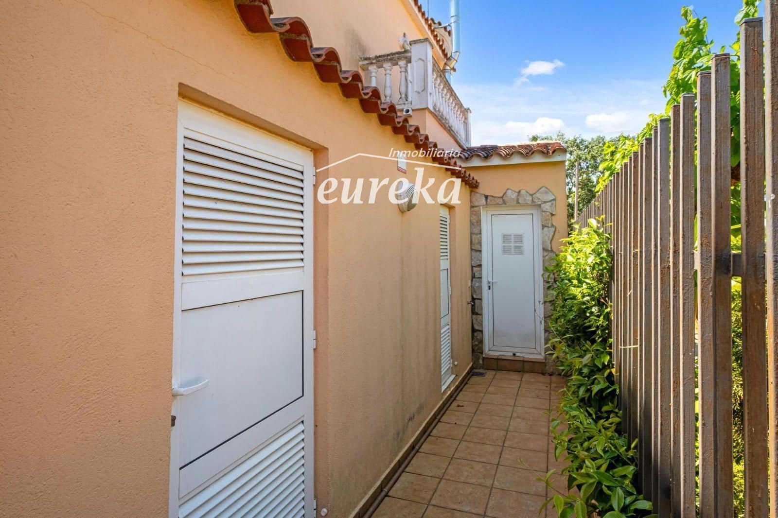 5 slaapkamer Villa te koop in Empuriabrava met zwembad garage - € 470.000 (Ref: 9231515)