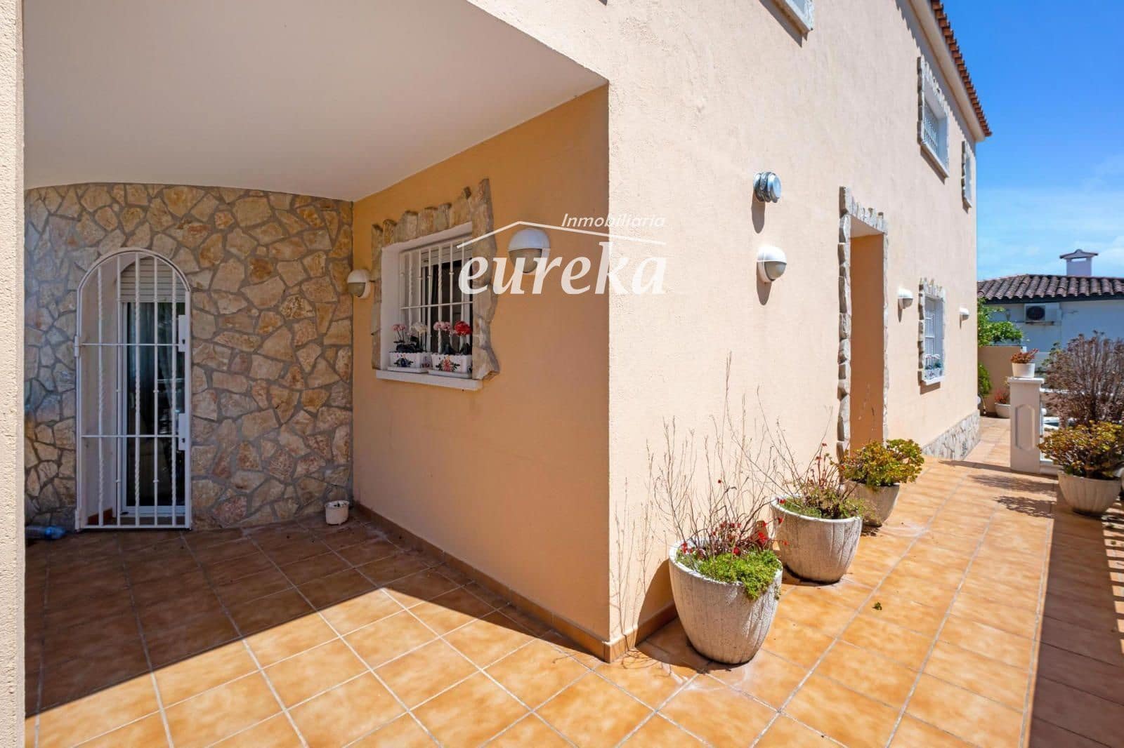 5 slaapkamer Villa te koop in Empuriabrava met zwembad garage - € 470.000 (Ref: 9231515)