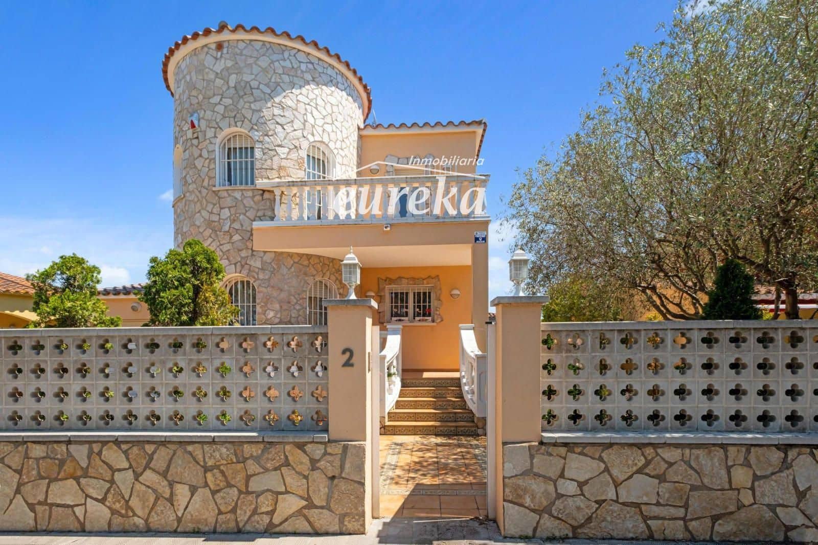 5 slaapkamer Villa te koop in Empuriabrava met zwembad garage - € 470.000 (Ref: 9231515)