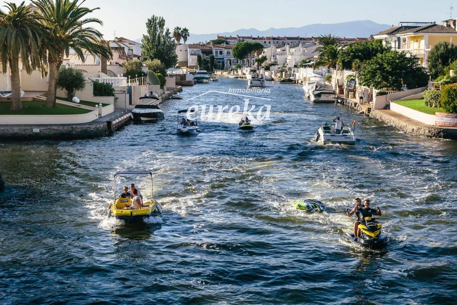 5 slaapkamer Villa te koop in Empuriabrava met zwembad garage - € 470.000 (Ref: 9231515)