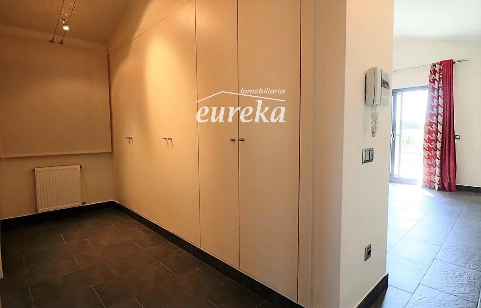 4 soveværelse Villa til salg i Peralada med swimmingpool garage - € 950.000 (Ref: 9231516)