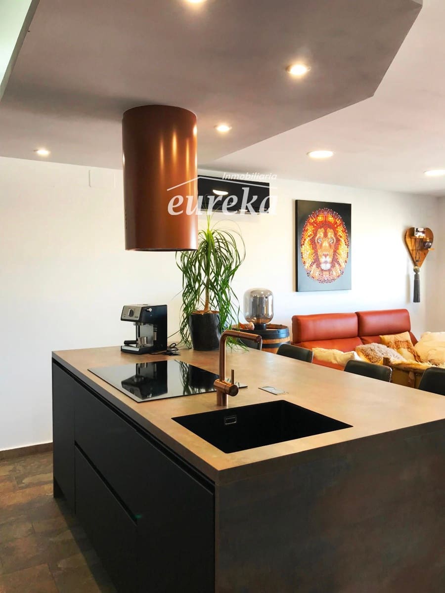 2 soveværelse Penthouse til salg i Roses - € 275.000 (Ref: 9231521)