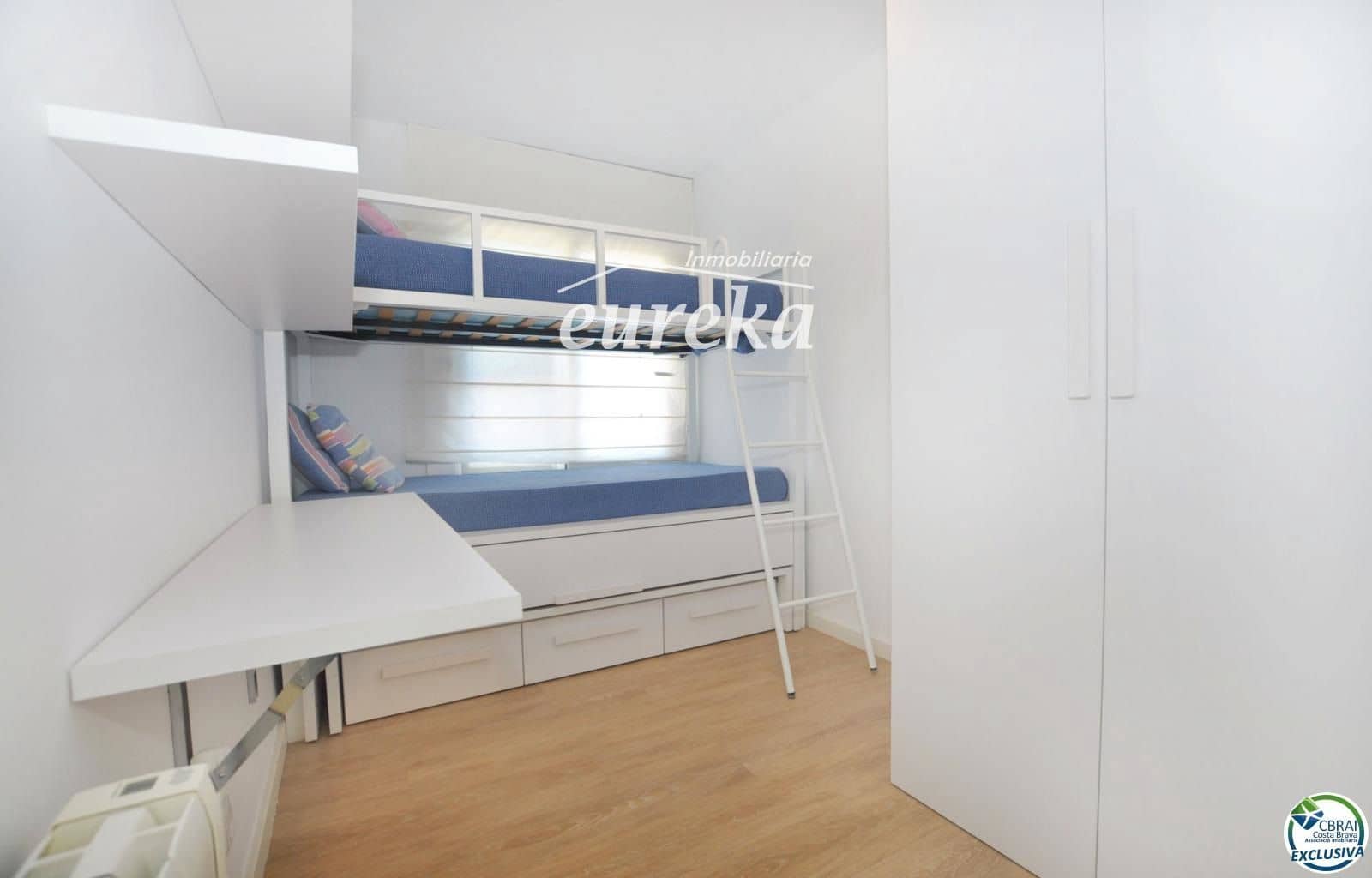 2 soveværelse Lejlighed til salg i Roses med garage - € 385.000 (Ref: 9231529)