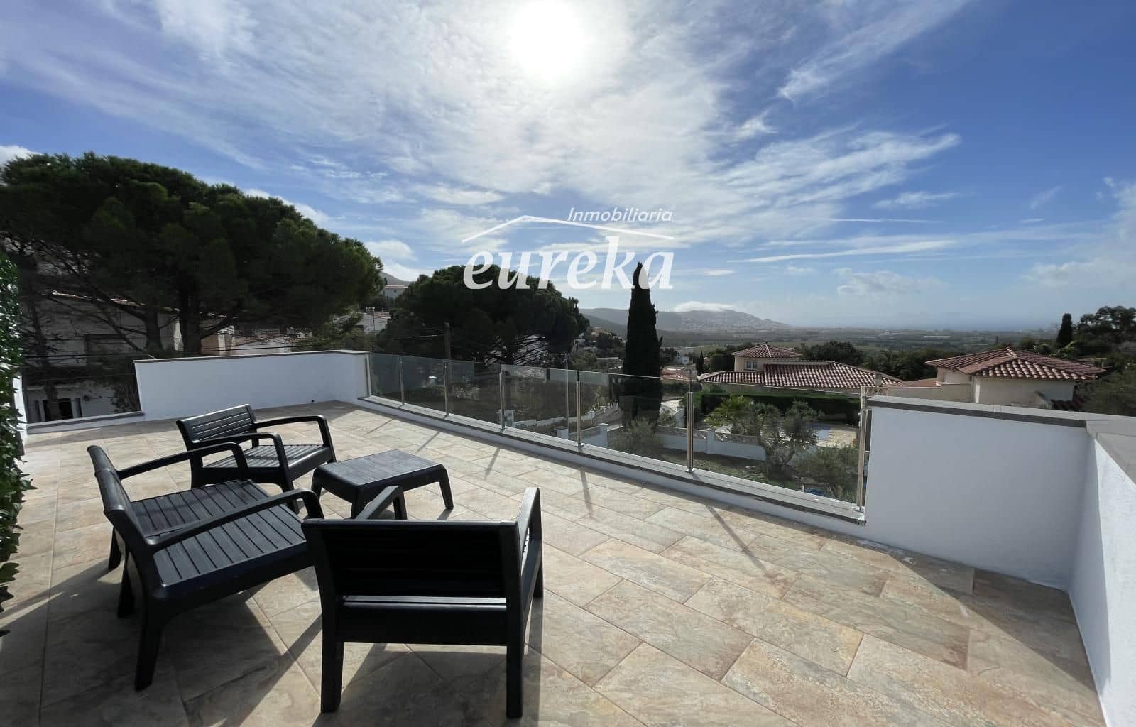 3 soverom Villa til salgs i El Mas Fumats med svømmebasseng garasje - € 679 000 (Ref: 9267544)