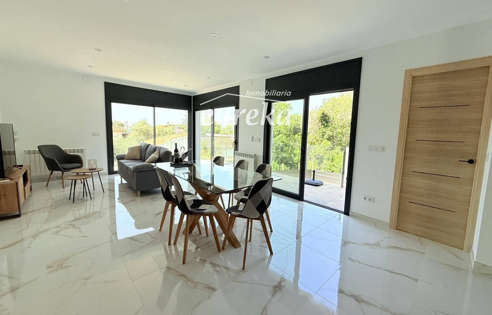 3 soverom Villa til salgs i El Mas Fumats med svømmebasseng garasje - € 679 000 (Ref: 9267544)