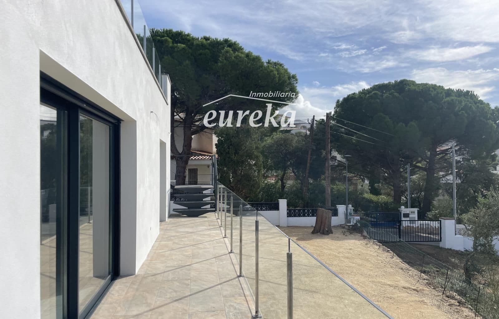 3 soverom Villa til salgs i El Mas Fumats med svømmebasseng garasje - € 679 000 (Ref: 9267544)