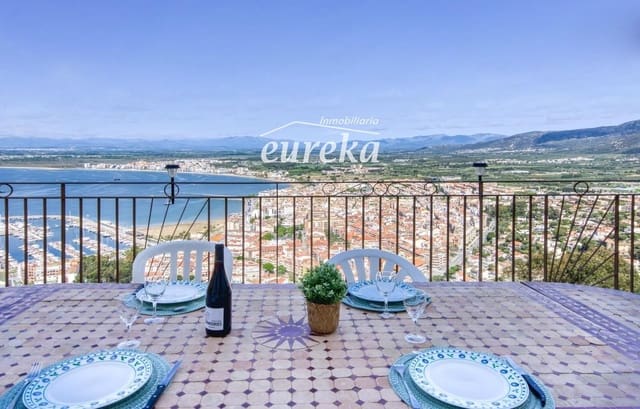 5 bedroom Villa for sale in Roses with pool garage - € 945,000 (Ref: 9301687)