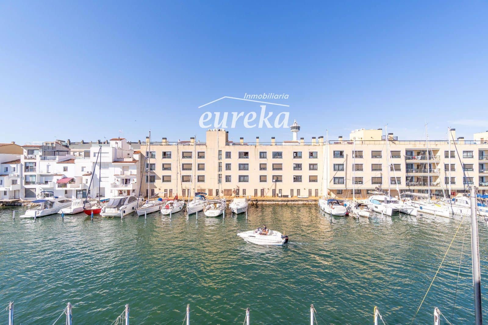 2 bedroom Flat for sale in Empuriabrava with garage - € 270,000 (Ref: 9301688)