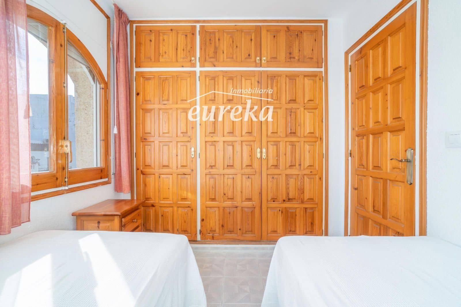 2 bedroom Flat for sale in Empuriabrava with garage - € 270,000 (Ref: 9301688)