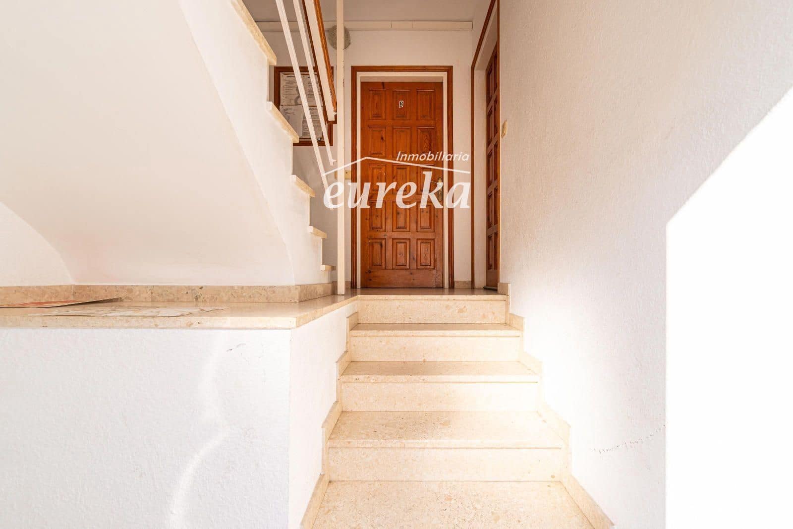 2 bedroom Flat for sale in Empuriabrava with garage - € 270,000 (Ref: 9301688)