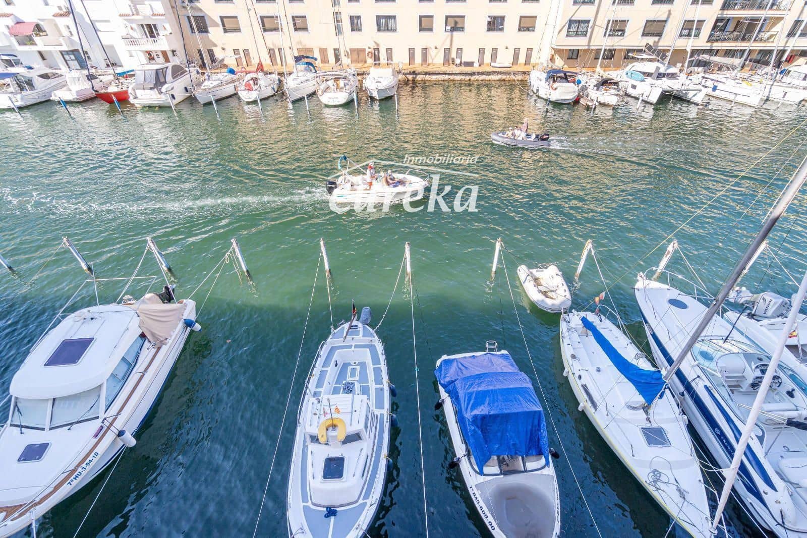 2 bedroom Flat for sale in Empuriabrava with garage - € 270,000 (Ref: 9301688)