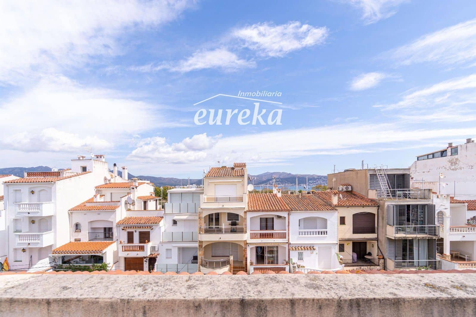 2 bedroom Flat for sale in Empuriabrava with garage - € 270,000 (Ref: 9301688)