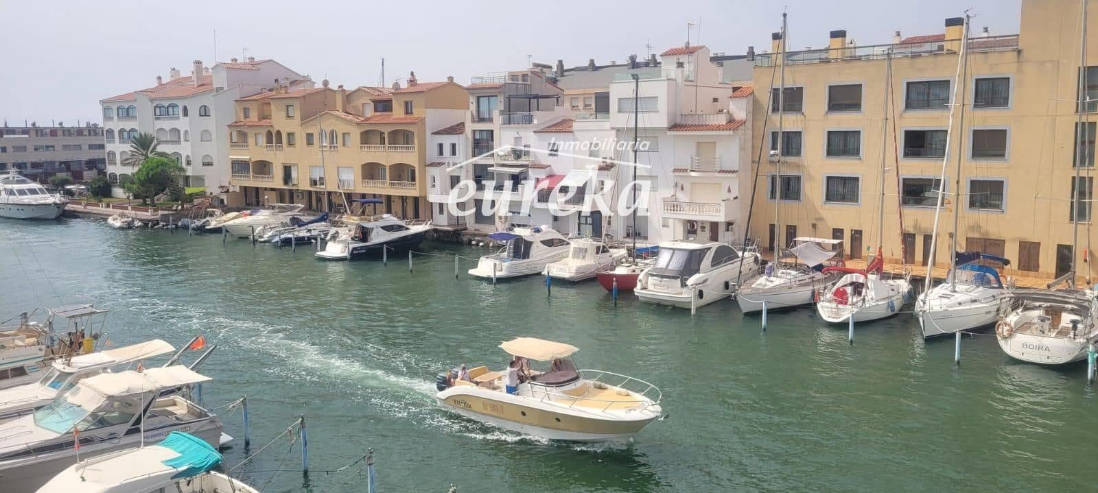 2 bedroom Flat for sale in Empuriabrava with garage - € 270,000 (Ref: 9301688)