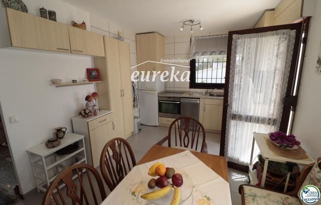 2 slaapkamer Villa te koop in Roses met garage - € 350.000 (Ref: 9502978)