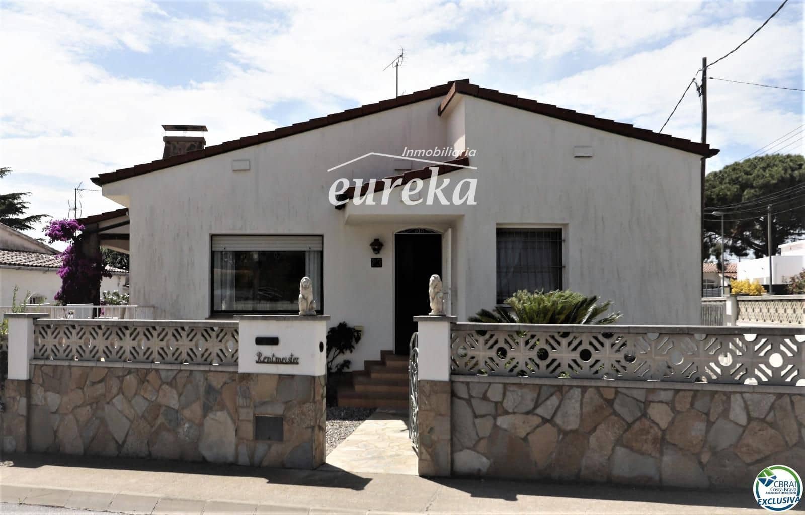 2 bedroom Villa for sale in Roses with garage - € 350,000 (Ref: 9502978)