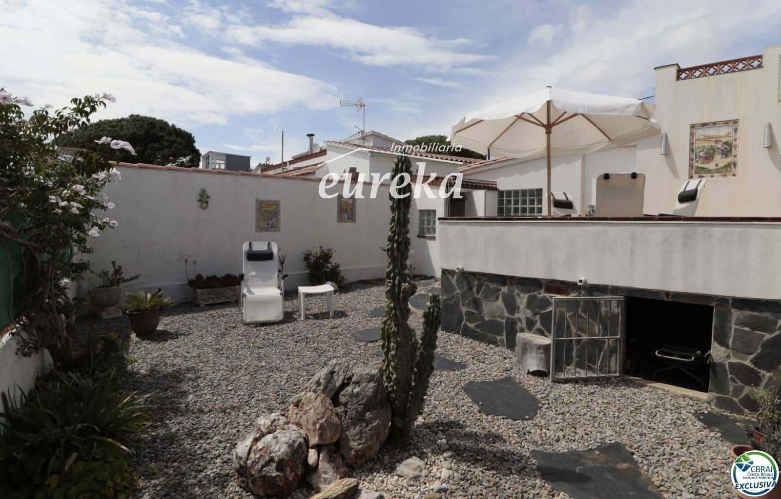 2 bedroom Villa for sale in Roses with garage - € 350,000 (Ref: 9502978)