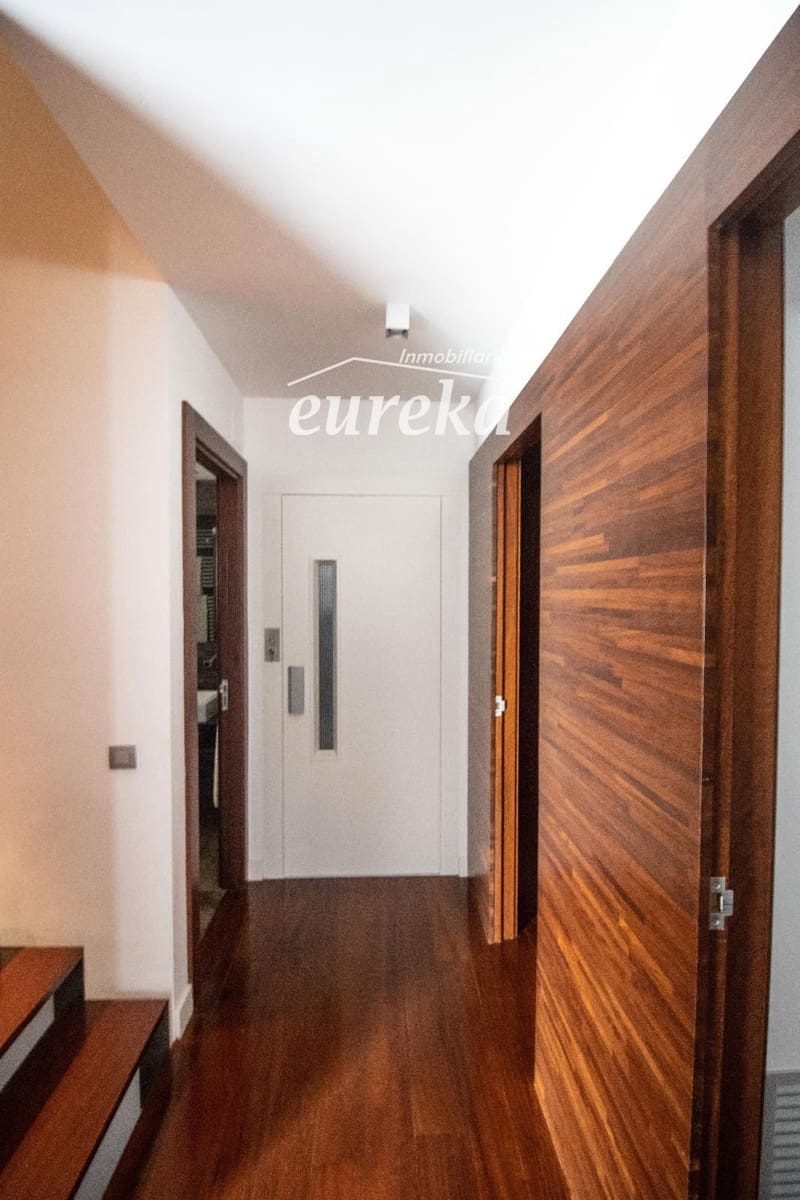 4 bedroom Townhouse for sale in Roses with pool garage - € 950,000 (Ref: 9559070)