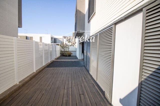 4 bedroom Townhouse for sale in Roses with pool garage - € 950,000 (Ref: 9559070)