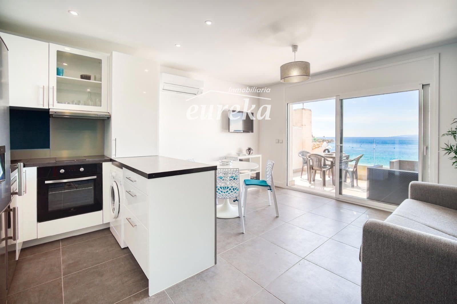 1 bedroom Flat for sale in Roses with garage - € 399,000 (Ref: 9713576)