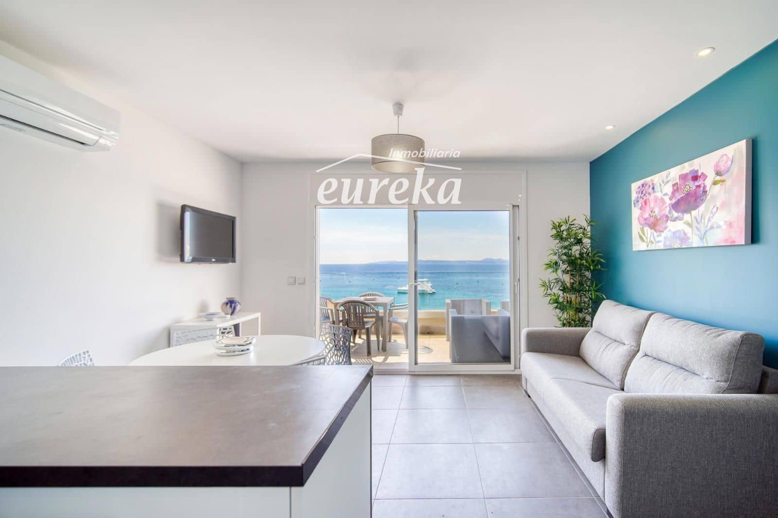 1 bedroom Flat for sale in Roses with garage - € 399,000 (Ref: 9713576)