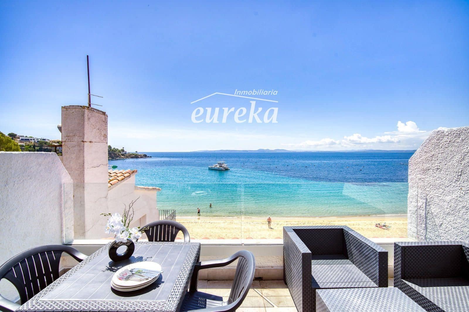 1 bedroom Flat for sale in Roses with garage - € 399,000 (Ref: 9713576)