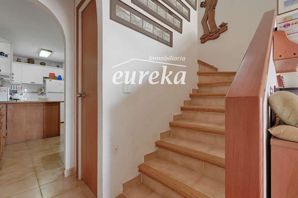 4 bedroom Villa for sale in Santa Margarida with garage - € 595,000 (Ref: 9733653)